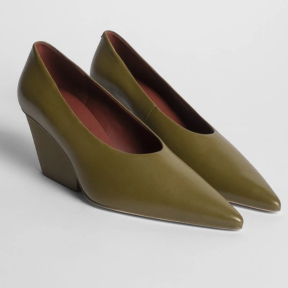 Camper Shoes - Camper Lab Juanita Green Leather Pointed Heels Size 10